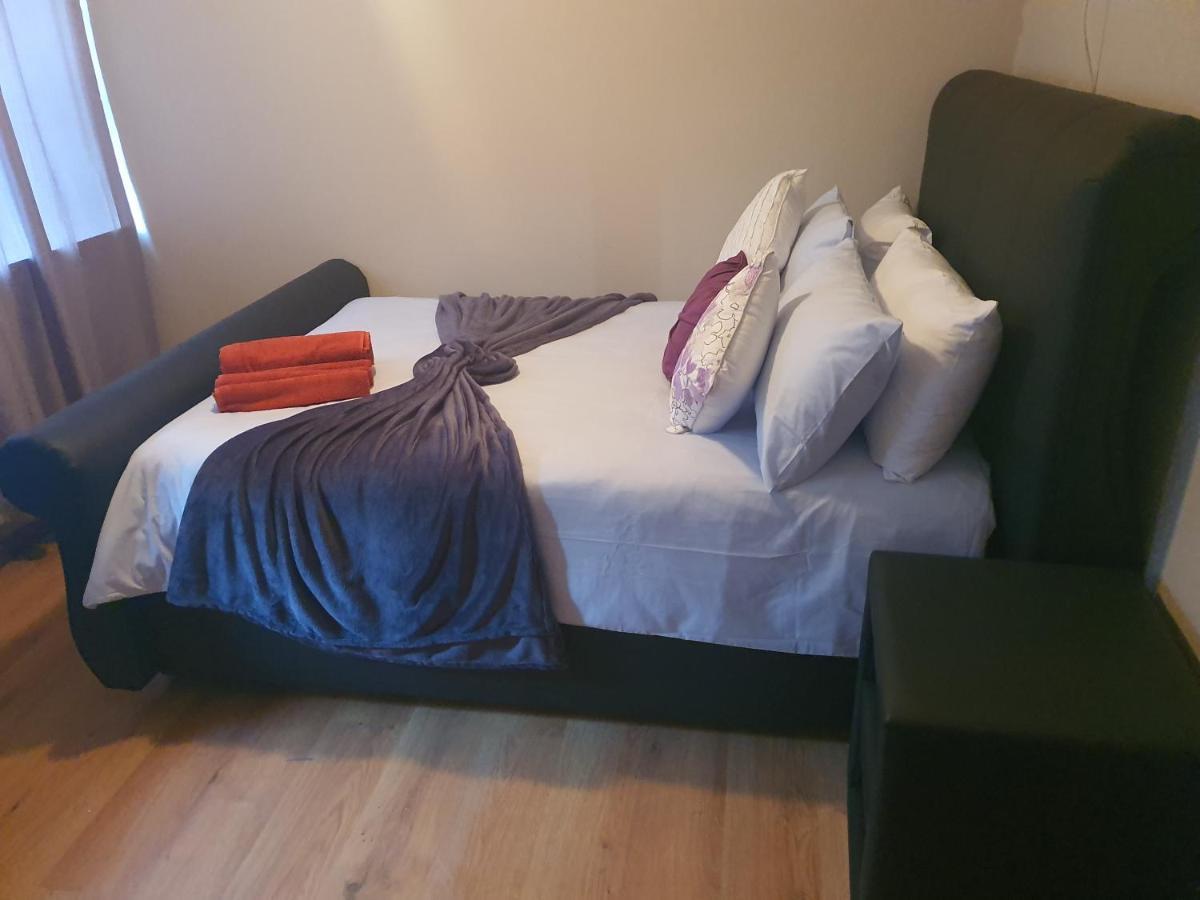 Mabel Guest house *
